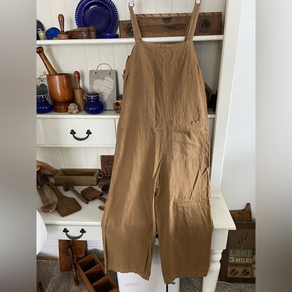 Universal Thread - Picture 2 of 3